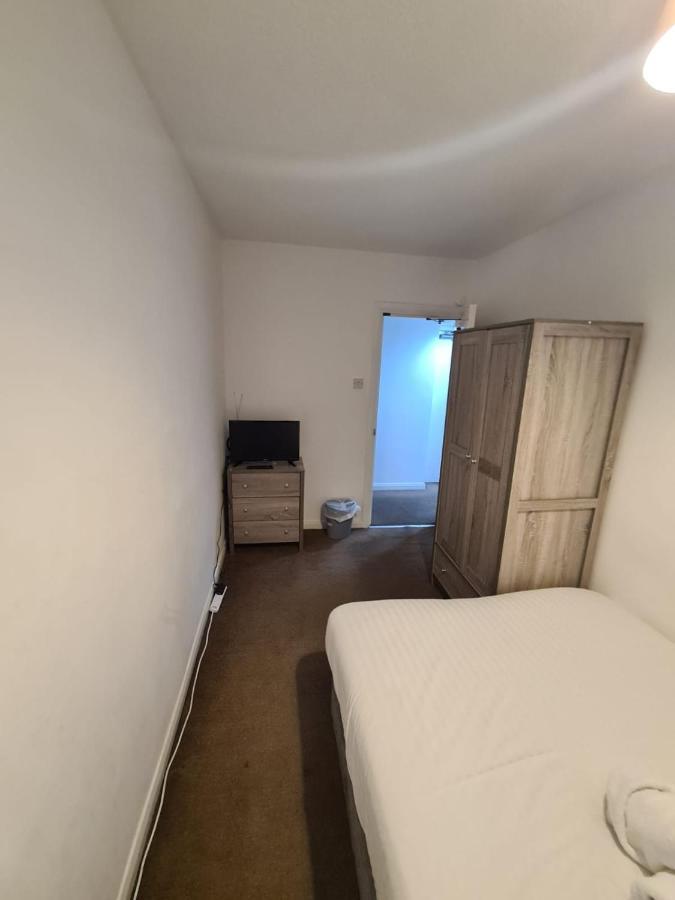 24Hr Self Check In Apartment Central Barnsley Exterior photo
